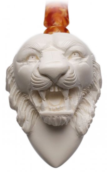 AKB Meerschaum: Carved Bobcat (with Case)