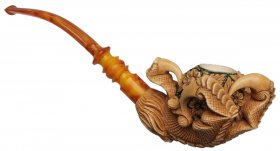 AKB Meerschaum: Carved Dragon Claw Holding Vase (Auay) (with Case)