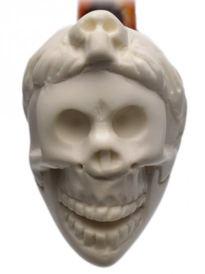 AKB Meerschaum: Carved Skull with Hat (with Case)