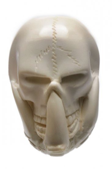 AKB Meerschaum: Carved Dragon Claw Holding Skull (with Case)